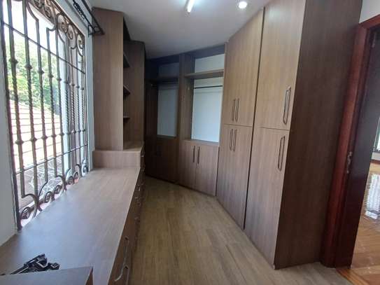 5 Bed House in Runda image 4
