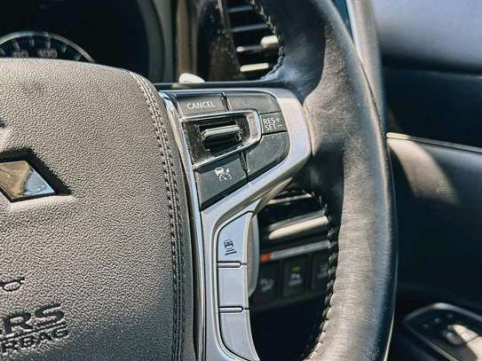 Mitsubishi outlander PHEV Gold 2018 image 8