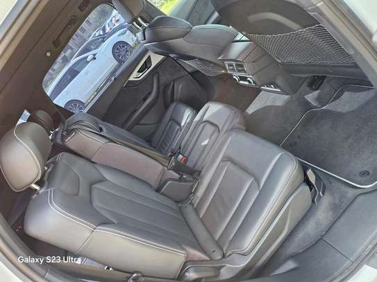 Audi Q7 image 2