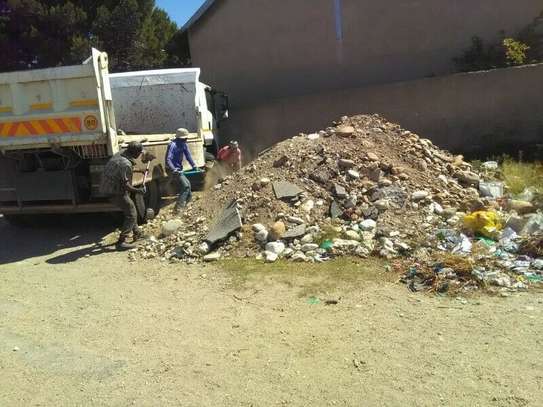 Rubbish, garbage and garden waste removals!Cleaning & Domestic Workers image 2