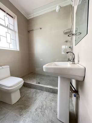 3 Bed Apartment with En Suite in Kileleshwa image 8