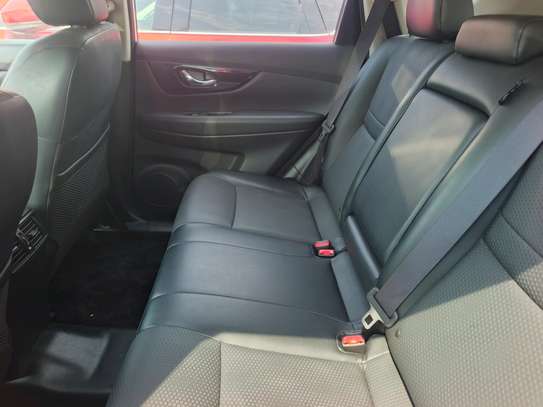 Nissan X-Trail sunroof image 4