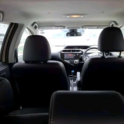 Toyota Aqua hybrid Cream 2018 2wd image 10