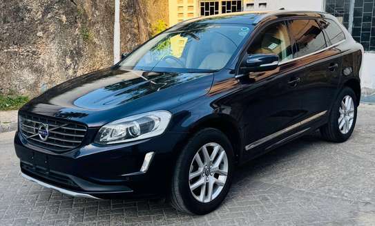 VOLVO XC60 image 8