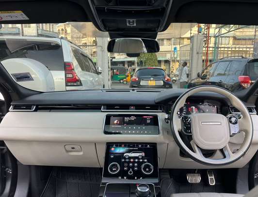 Range rover Velar image 3