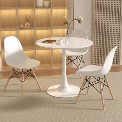 Round Dining Table image 11