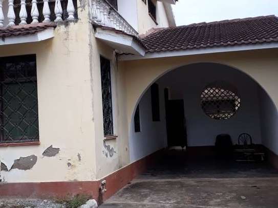 4 Bed House with En Suite at Near Serena Hotel image 3