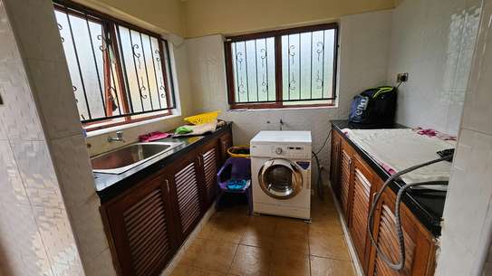 5 Bed House with En Suite in Runda image 10