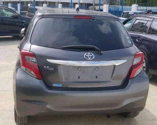 Toyota vitz grey image 1