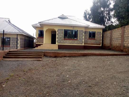 Newly built spacious three bedrooms Bungalow to rent in ...