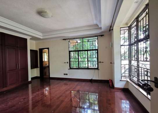 5 bedroom house for rent in Thigiri image 11