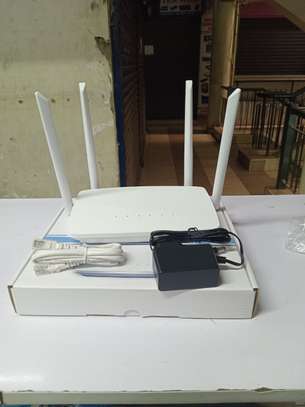 4G LTE Universal Wifi Sim Router(Faiba,Saf,Airtel & Telkom). image 1