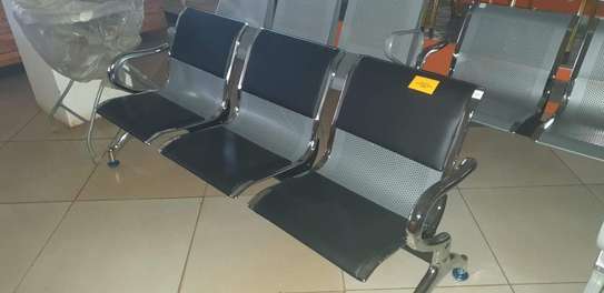 Linked guest waiting chairs image 3