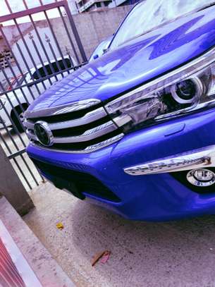 Toyota Hilux double cabin blue 2017 Diesel cab image 2