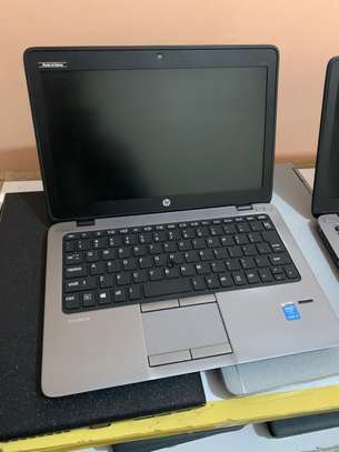 HP EliteBook 820 G1, Intel i5, 8GB RAM, 500GB HDD, Win10 image 2