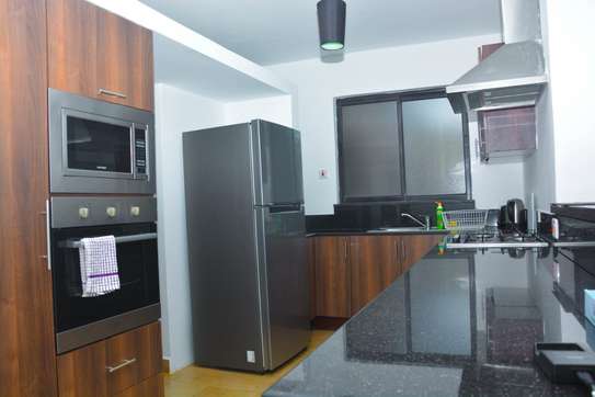 Serviced 3 Bed Apartment with En Suite in Kileleshwa image 4