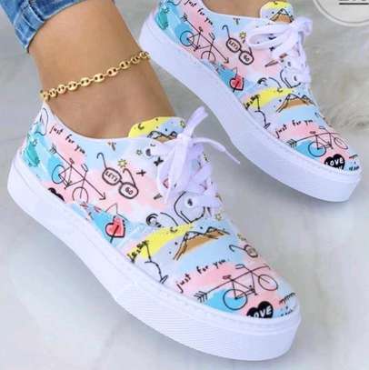 Colorful casual shoes with beautiful graphics image 4