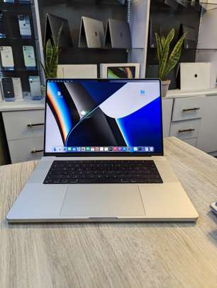 MacBook pro 16- inch 2021 image 4