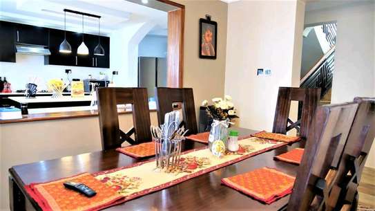 4 bedrooms all en-suite flat-roof maisonettes with SQ image 5
