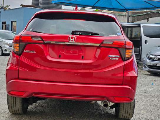 HONDA VEZEL HYBRID AWD image 14