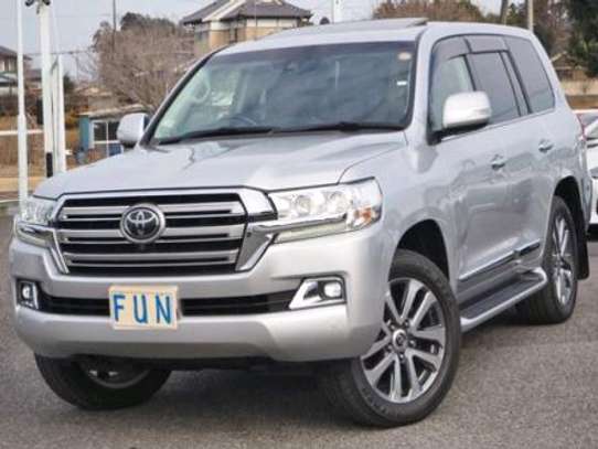 2018 Toyota land cruiser ZX V8 PETROL from Japan image 7