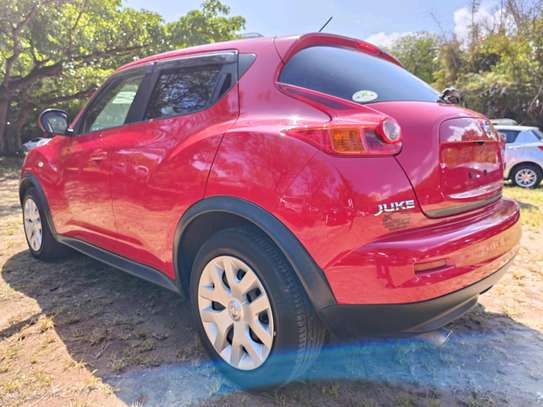 Make Nissan Juke Red color 2017 model image 2