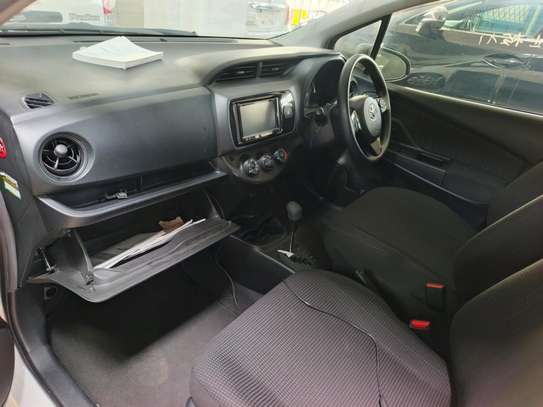 Toyota vitz 1300cc image 2