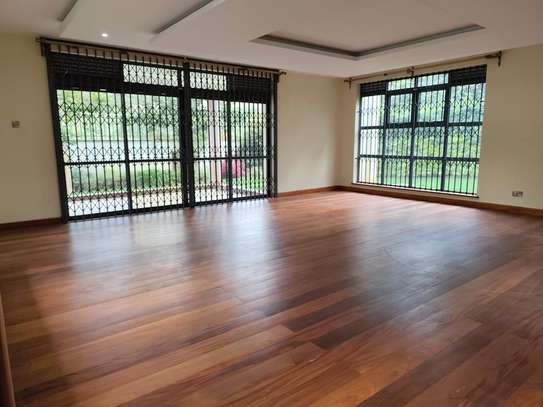 7 Bed Townhouse with En Suite in Nyari image 10