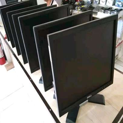 17” inch Dell square HD LCD Monitor @ KSH 5,000 image 4