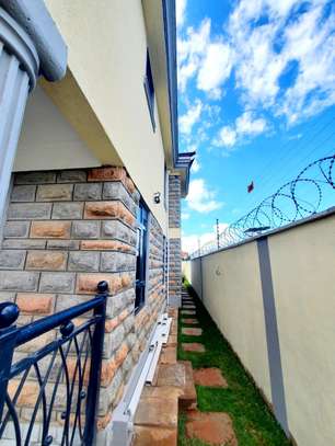 4 Bed House with En Suite in Syokimau image 5