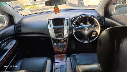 Toyota Harrier KCC White image 2