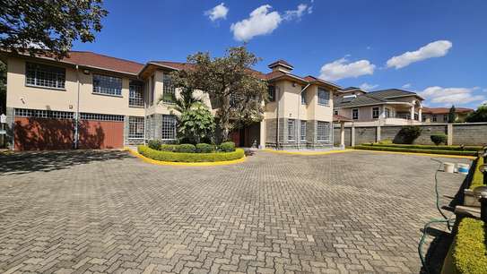 5 Bed House with En Suite in Runda image 8