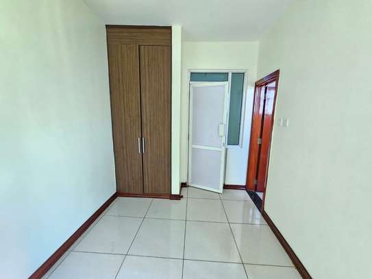 4 Bed Apartment with En Suite in Rhapta Road image 1