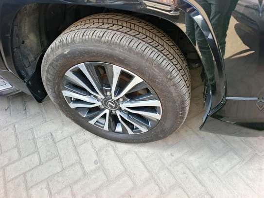 Lexus Lx600 image 39