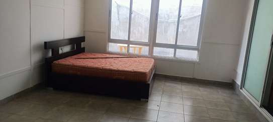 4 Bed Townhouse with En Suite in Spring Valley image 27