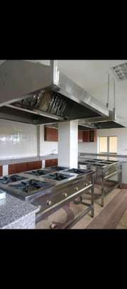 Big restaurant kitchen set up image 1