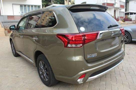 Mitsubishi Outlander PHEV 2017 89,000 Kms image 4