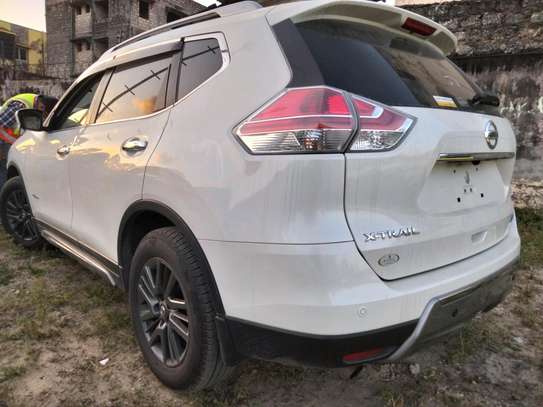 Nissan x-trail ( hybrid) for sale in kenya image 12
