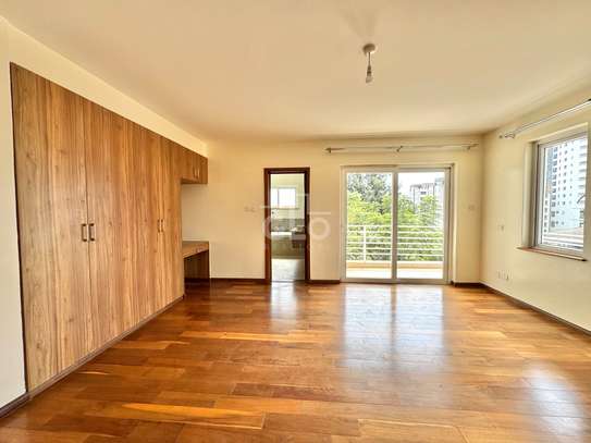 3 Bed Apartment with En Suite in Lavington image 11