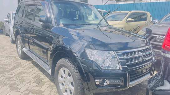 Mitsubish pajero 2018model image 8