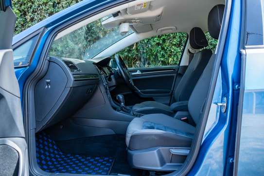 2015 Volkswagen Golf blue image 8
