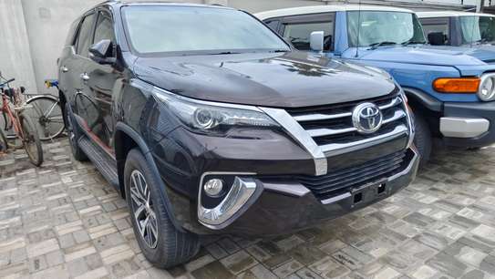 Toyota Fortuner petrol 2017 4wd image 2