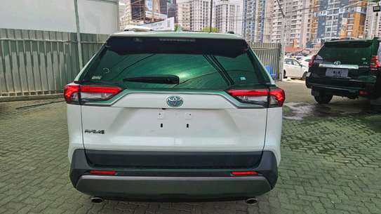 Toyota Rav4 image 7