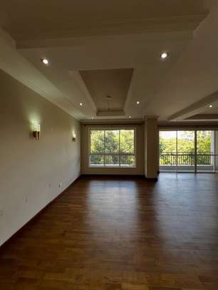 3 Bed Apartment with En Suite in Riverside image 2