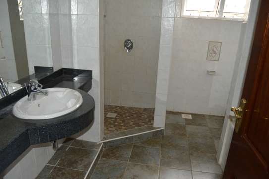 4 Bed Townhouse with En Suite at Palm Spring Gardens image 15
