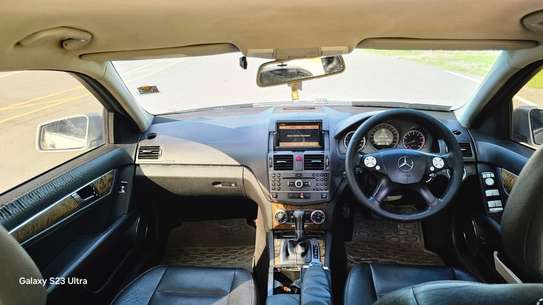 Mercedes benz C200 KCM image 5