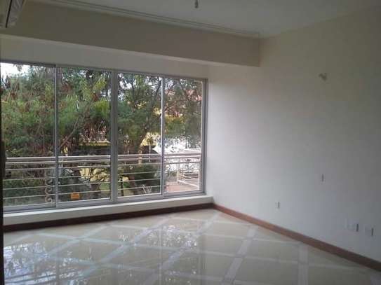 3 Bed Apartment with En Suite at Nyali image 8