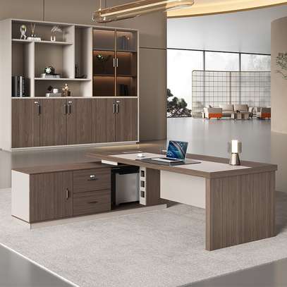 Office Desk; 160cm Woodgrain Executive Command Desk image 2