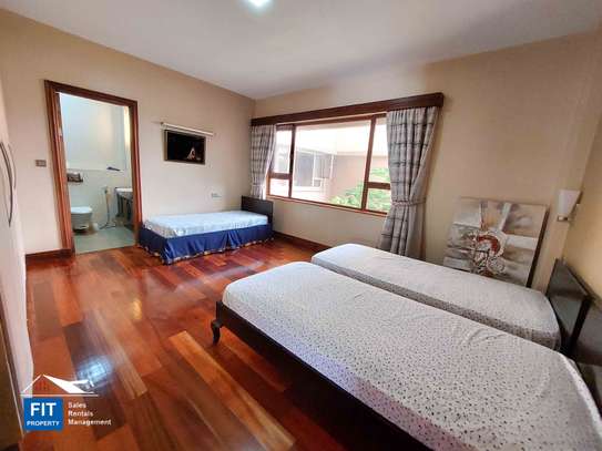 3 Bed Apartment with En Suite in Parklands image 18