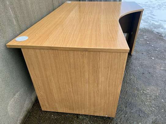 Office Desk: 1200mm U-Shaped Front Office Desk image 6